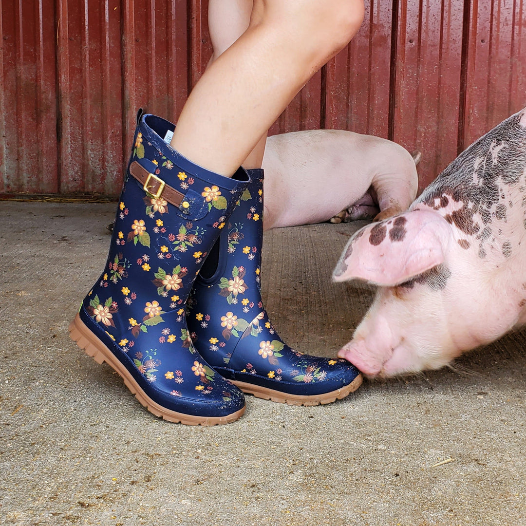 A Day On The Farm IN WESTERN CHIEF'S COUNTRY BLOOM RAIN BOOTS by @MuddyOakHennHouse - Western Chief