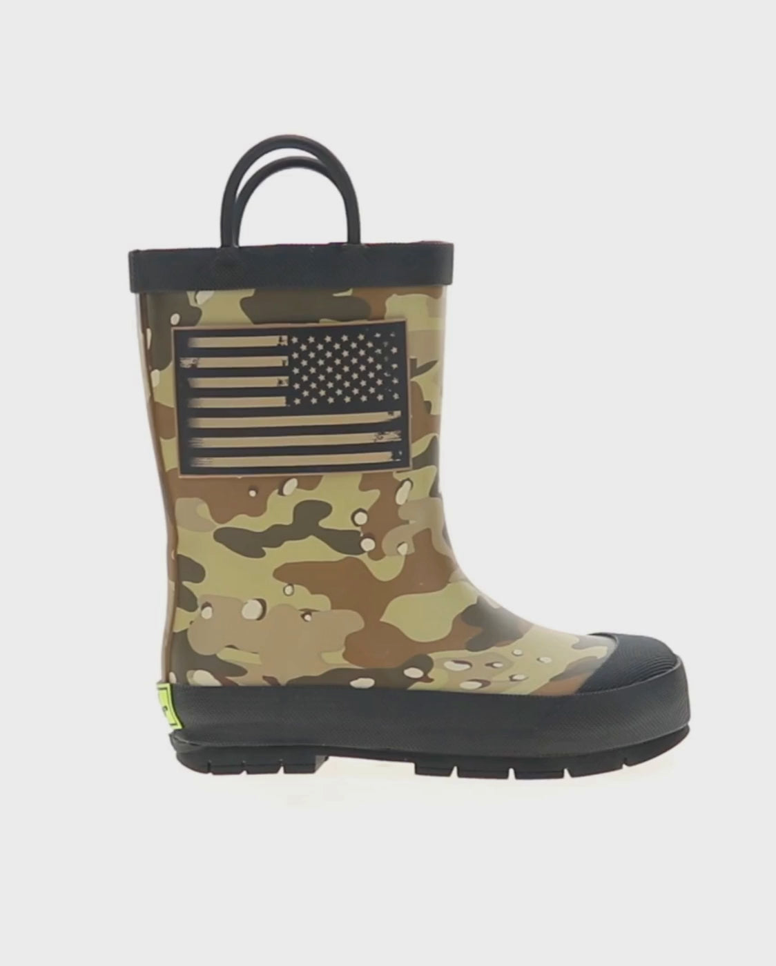 Kids frontier flag camo rain boot sand - Rotating product video 
